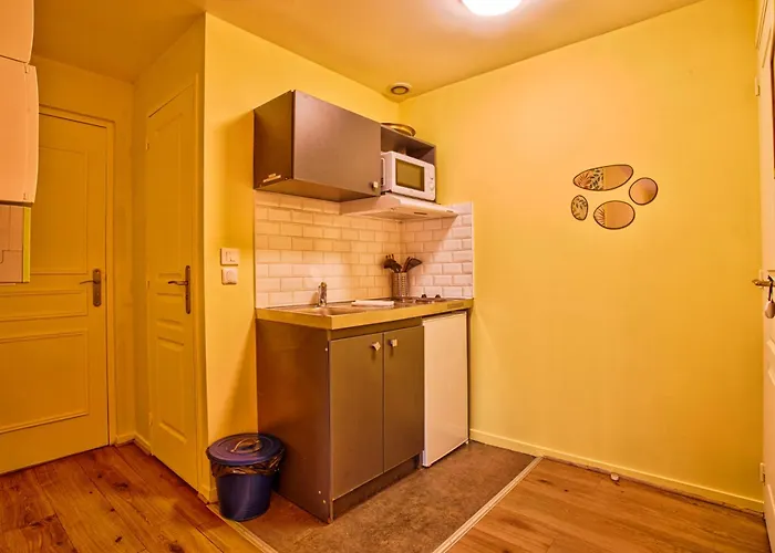 La Bonbonniere Jaune